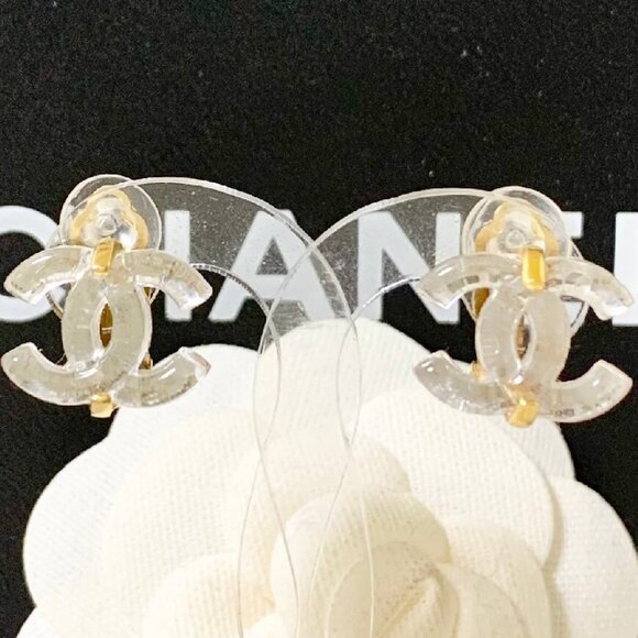 CHANEL CC Logos Clear Lucite Clip-On Earrings Gold Tone Auth #1776